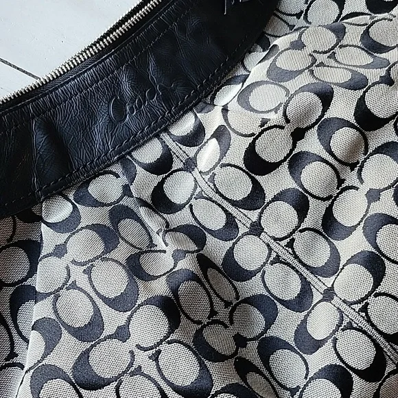 Coach purse - Picture 2 of 5